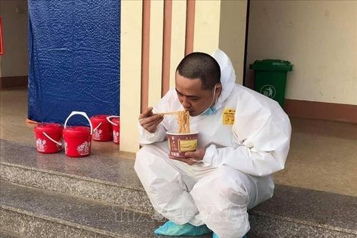 Cận cảnh cuộc sống trong khu cách ly tập trung ở Yên Bái