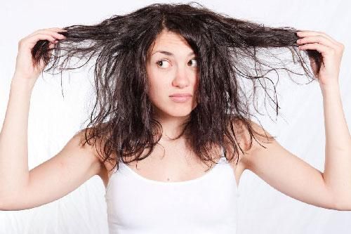 Ngăn tình trạng tóc bết dầu trong ngày nắng nóng