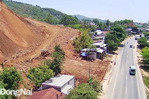 Tập trung hạ độ cao dự án chống sạt lở đồi tại H.Tân Phú