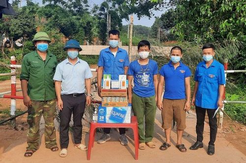 Xã Hợp Tiến lập các chốt kiểm soát phòng, chống dịch