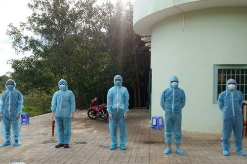6 người nhập cảnh trái phép bị bắt giữ, 1 người có sức khỏe 'bất thường'