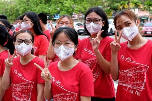 Gần 50 chuyên gia, sinh viên Đại học Y Hà Nội hỗ trợ Bắc Ninh chống dịch COVID-19