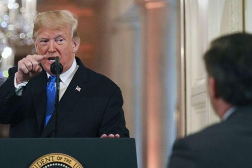 Chính quyền Trump bí mật thu thập hồ sơ phóng viên CNN