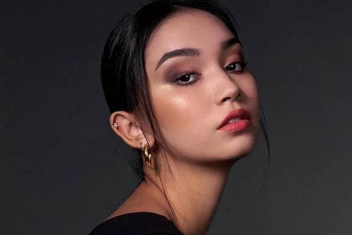 Vóc dáng 1,82 m của Hoa hậu Hòa bình Indonesia