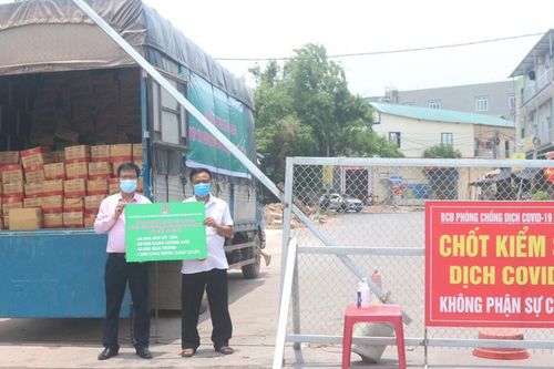 NHCSXH chia sẻ khó khăn với người dân Bắc Giang