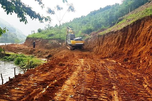 Đã khắc phục xong các điểm sạt lở tuyến đường Kho Vàng trước ngày bầu cử