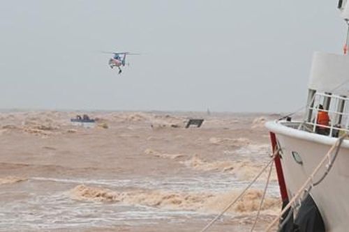 Lực lượng vũ trang phát huy vai trò nòng cốt trong ứng phó, khắc phục hậu quả thiên tai
