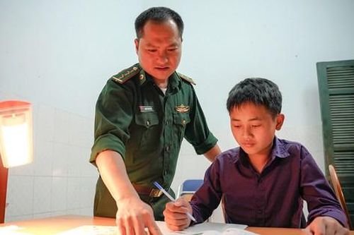 Những cột mốc biên cương - Bài 3: Gieo chữ miền biên ải