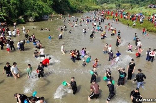 Đặc sắc Then Kin Pang của người Thái trắng Lai Châu