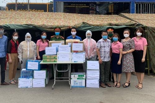 Thái Nguyên: Trường học hỗ trợ thiết thực cho chốt kiểm tra phòng, chống dịch