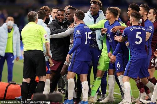 Chelsea và Leicester bị Liên đoàn Bóng đá Anh xử phạt?