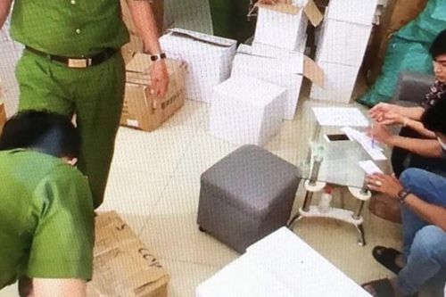 TP HCM: Triệt phá lô hàng mỹ phẩm khủng không rõ nguồn gốc