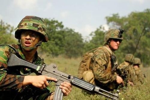 Tại sao Hàn Quốc chế tạo súng trường 'nửa AK-47 nửa M16'?