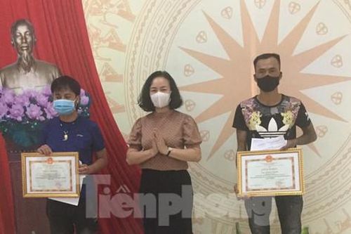 Khen thưởng 2 thanh niên cứu cô gái nhảy cầu Kỳ Cùng tự tử