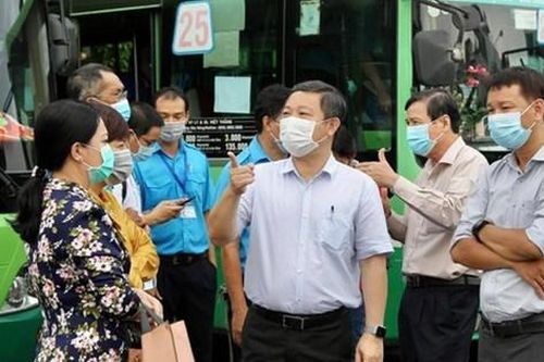 TPHCM dừng hội họp, cấm tụ tập hơn 20 người ở nơi công cộng