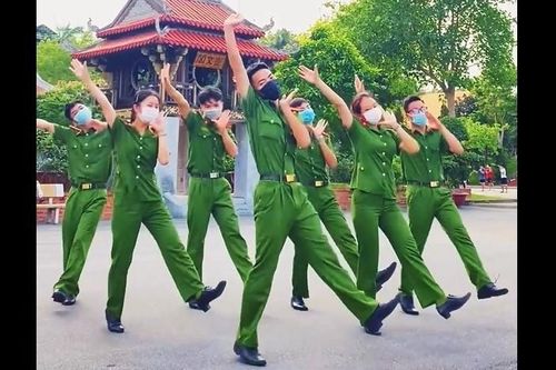Điệu nhảy 'Tôi đi bầu cử' gây thích thú của sinh viên HV Cảnh sát