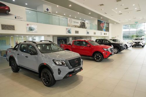 Nissan Navara 2021 giá gần 1 tỷ đồng, đắt nhưng nghèo trang bị an toàn
