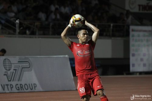 Cựu tuyển thủ Âu Văn Hoàn bất ngờ tái xuất trong màu áo Hải Phòng