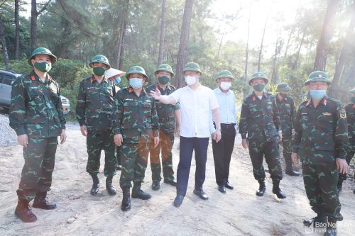 Chủ tịch UBND tỉnh kiểm tra tiến độ xây dựng Sở Chỉ huy diễn tập Khu vực phòng thủ