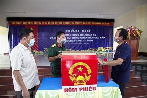 Kiểm tra công tác bầu cử sớm tại xã đảo Thổ Châu