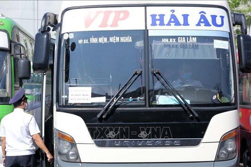 Hà Nội tăng cường xử lý vi phạm chống dịch trong giao thông vận tải
