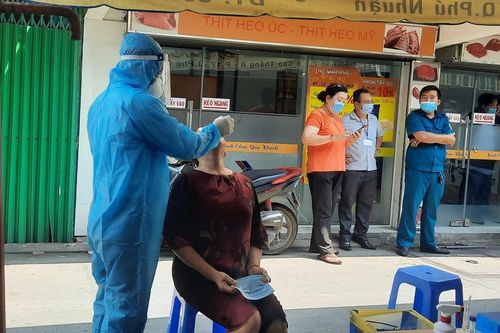 TP Hồ Chí Minh: Lấy mẫu xét nghiệm tất cả người về từ 4 địa phương đang có dịch