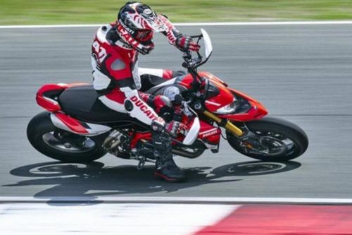 Mô tô đường phố Ducati Hypermotard 950 2022 ra mắt, đậm chất thể thao