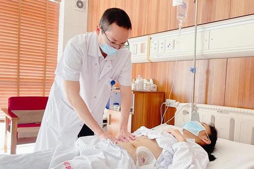 Nữ sinh bị tai nạn giao thông đứt rời đuôi tụy được phẫu thuật thành công để kịp dự thi tốt nghiệp THPT