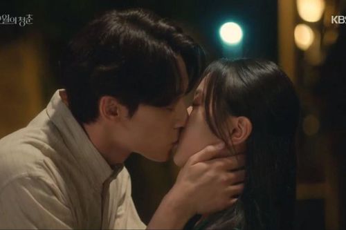 'Tuổi trẻ của tháng năm' tập 4: Sau nụ hôn ngọt ngào của Lee Do Hyun thì Go Min Si bị bắt