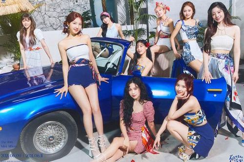 Twice đổi liền 3 style khác biệt, thăng hạng nhờ màn sửa đồ cao tay