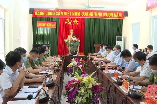 Thiếu tướng Trần Phú Hà, Giám đốc Công an tỉnh kiểm tra công tác phòng, chống dịch COVID-19 tại huyện Ngọc Lặc
