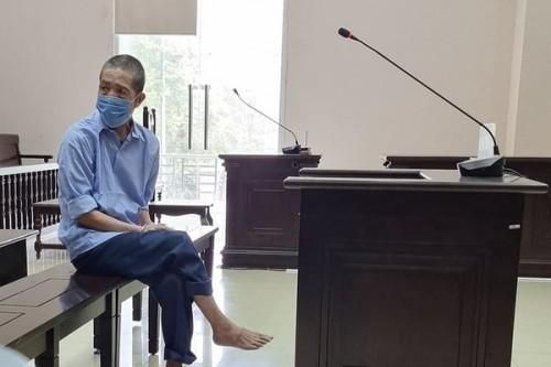 Cha già lĩnh án tù vì nóng giận dùng đinh ba 'dạy dỗ' con trai hỗn láo