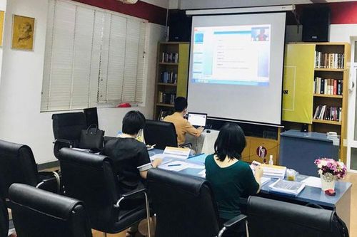 Được phép tổ chức bảo vệ, đánh giá khóa luận trực tuyến