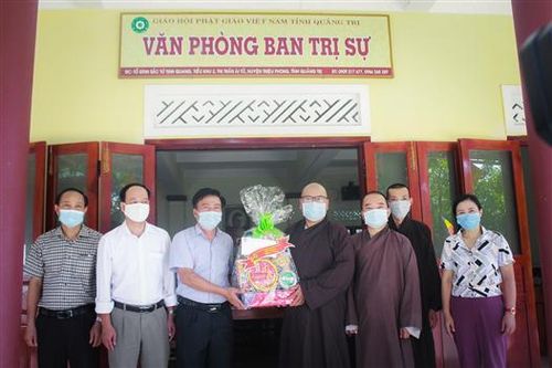 Chủ tịch Ủy ban MTTQ Việt Nam tỉnh Đào Mạnh Hùng thăm, chúc mừng Ban trị sự Giáo hội phật giáo Việt Nam tỉnh Quảng Trị