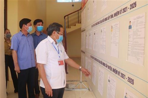 Kiểm tra công tác chuẩn bị bầu cử tại huyện Cam Lộ