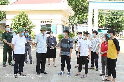 Đồng chí Bí thư Tỉnh ủy kiểm tra phòng, chống dịch bệnh COVID-19 tại huyện Mai Sơn