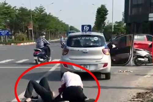 Giám đốc Công an Hà Nội nói gì về đại úy công an đứng bấm điện thoại khi tài xế taxi vật lộn với tên cướp?