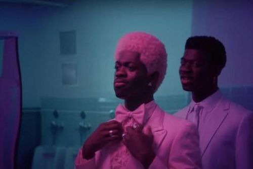 Lil Nas X hóa 'thiên thần hộ mệnh' dẫn lối phiên bản quá khứ của mình vượt qua tăm tối