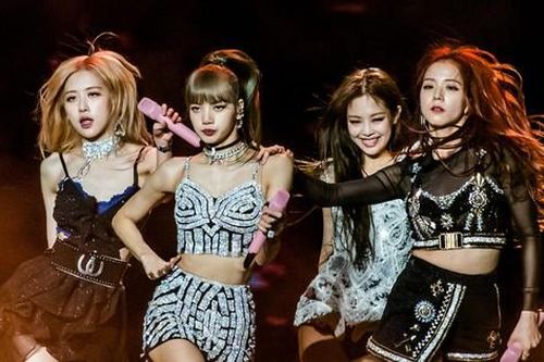 Top 4 trang phục biểu diễn 'huyền thoại' của BLACKPINK: Bao năm rồi vẫn đỉnh cao!