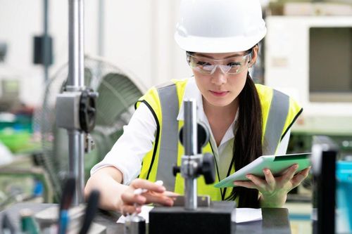 7 ngành học dễ kiếm việc làm lương cao