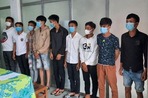 Khởi tố 12 bị can chặn quốc lộ, đua xe trái phép