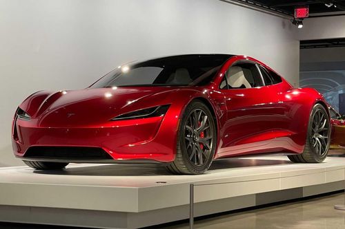 Siêu xe điện Tesla Roadster được trưng bày ở Los Angeles