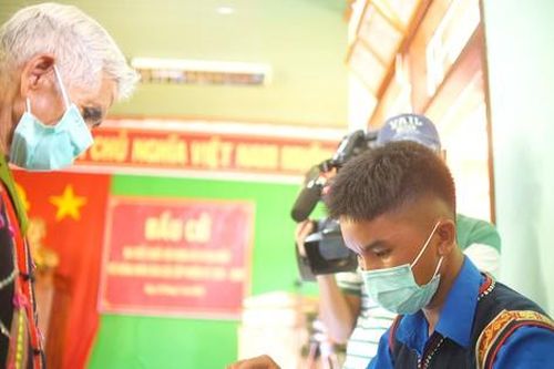 Những lá phiếu sớm sau dốc Cổng Trời