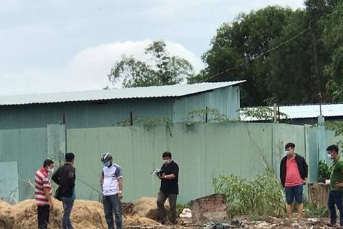 Nam công nhân tử vong bí ẩn ở bãi đất trống
