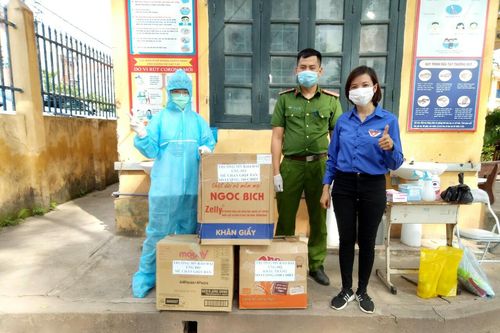 Bắc Giang: Tăng cường hỗ trợ công nhân và người dân trong tâm dịch Covid-19