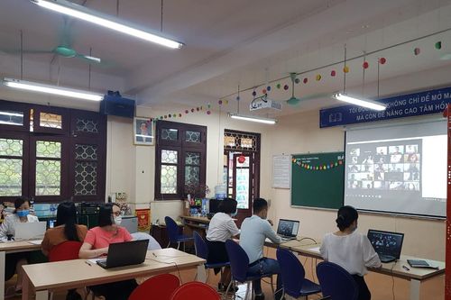 Trường công lập đầu tiên ở Hà Nội kiểm tra cuối kỳ trực tuyến: Nghiêm túc, không áp lực