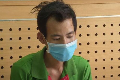 Khởi tố đối tượng lăng mạ, tấn công cán bộ tổ kiểm soát dịch Covid-19
