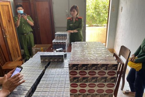 Phú Yên: Thu giữ 1.930 bao thuốc giả nhãn hiệu 555 và CravenA