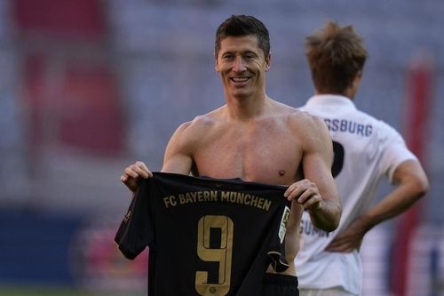 Lewandowski xô đổ kỷ lục tồn tại 49 năm của Gerd Muller