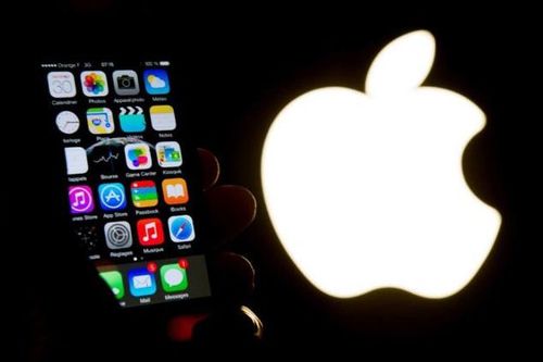 'Người dùng iPhone là nô lệ kỹ thuật số'